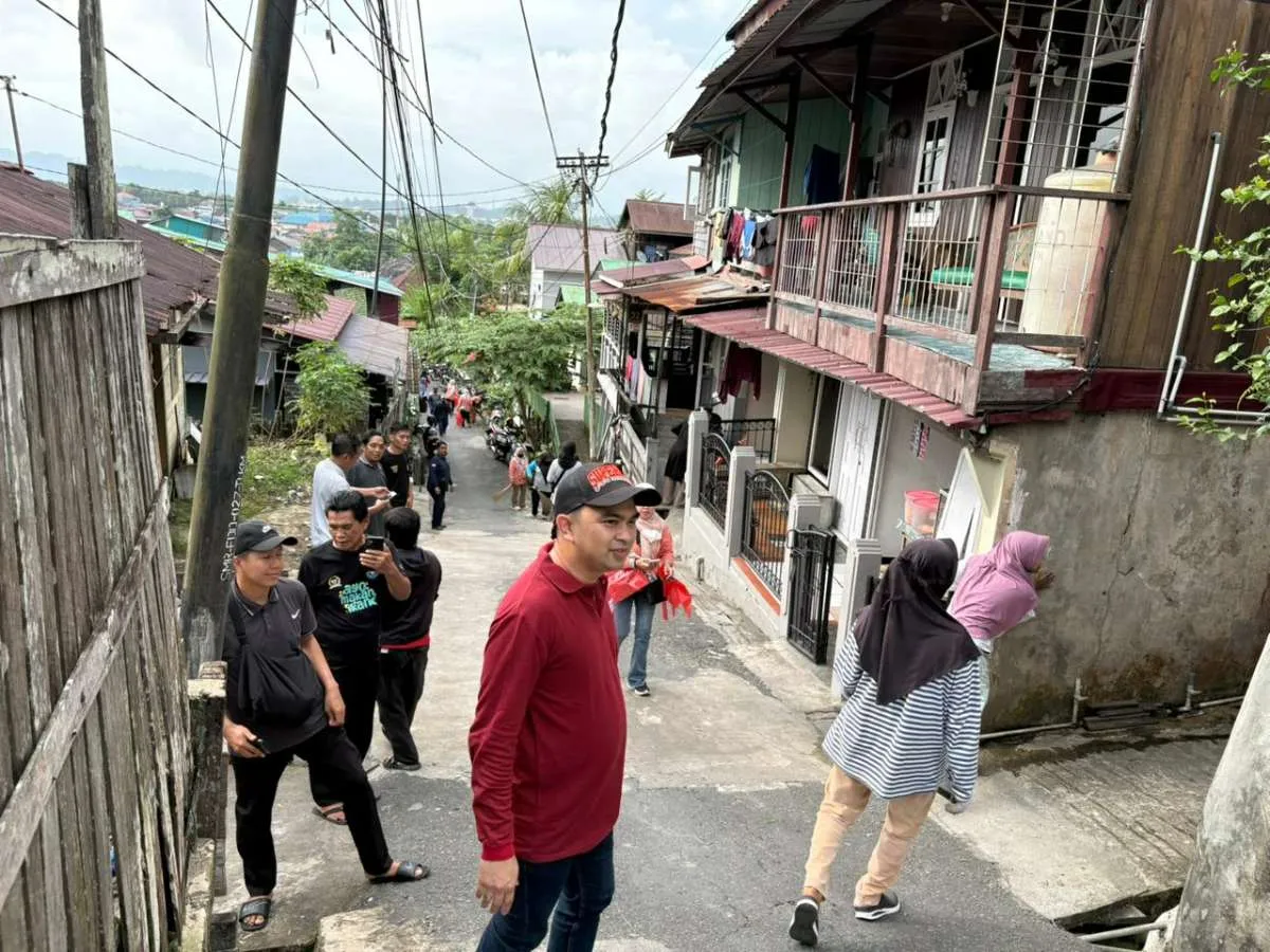 Jumat, 05 Juni 2026, Kelurahan Karang Anyar bersama Kecamatan Sungai Kunjang melaksanakan kegiatan Aksi Sapta Rumah Indah (ASRI) di sepanjang Jalan Cendana Gang 16 RT.013