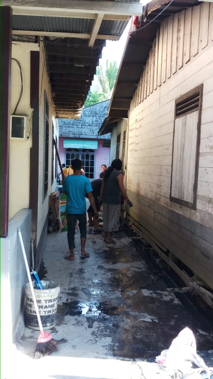 Kegiatan Gotong Royong di Jl.Slamet Riyadi RT.19 Kel. Karang Asam Ilir