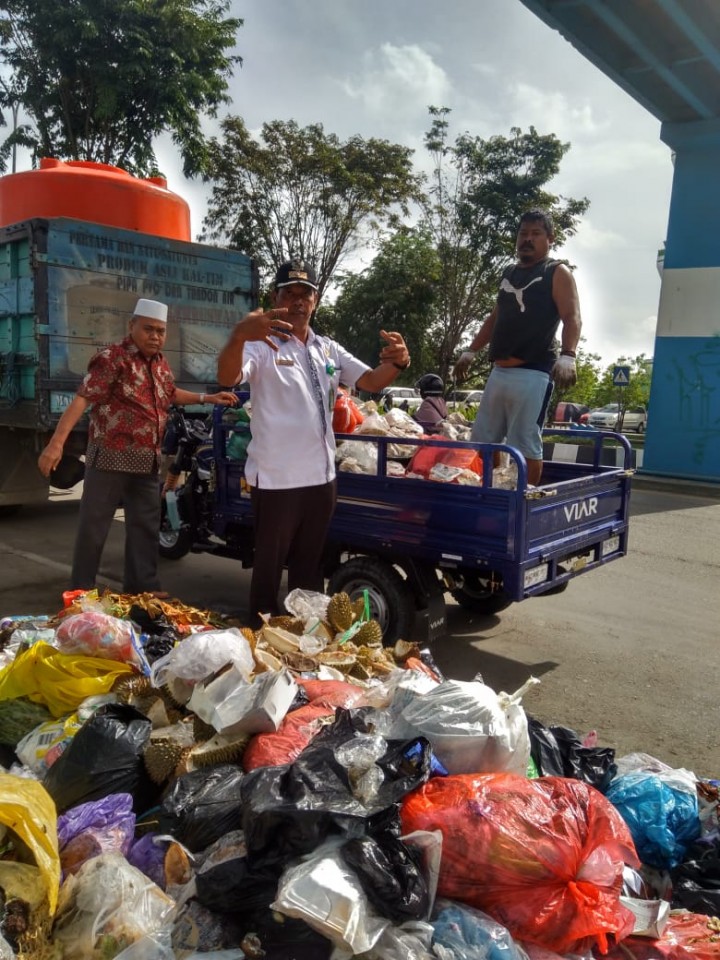Pembersihan Sampah di Gg.06 RT.17 dan Gg.04 RT.12