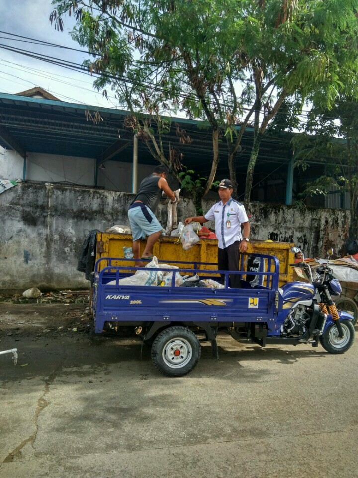 Pembersihan Sampah di Gg.06 RT.17 dan Gg.04 RT.12