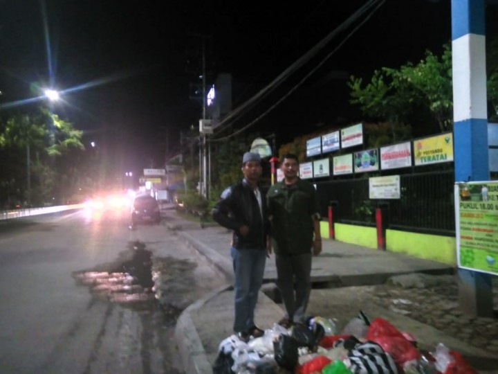 Pembersihan Sampah di Gg.06 RT.17 dan Gg.04 RT.12