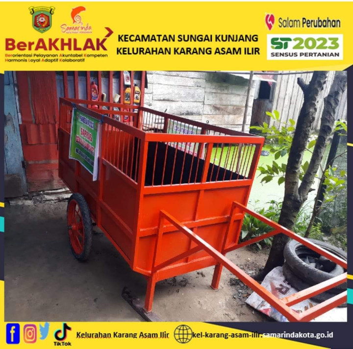 serah terima gerobak sampah di RT. 16 Kegiatan Probebaya Tahun 2023 Bidang Sarana dan Prasarana