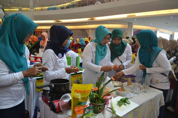 Foto Lomba Kreasi Bakso Festival Mahakam