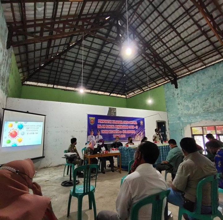 Rapat kerja sama lintas sektoral dalam rangka penanganan covid-19 tingkat Kec. Smd Utara th. 2021 bertempat di aula pertemuan kel. Lempake