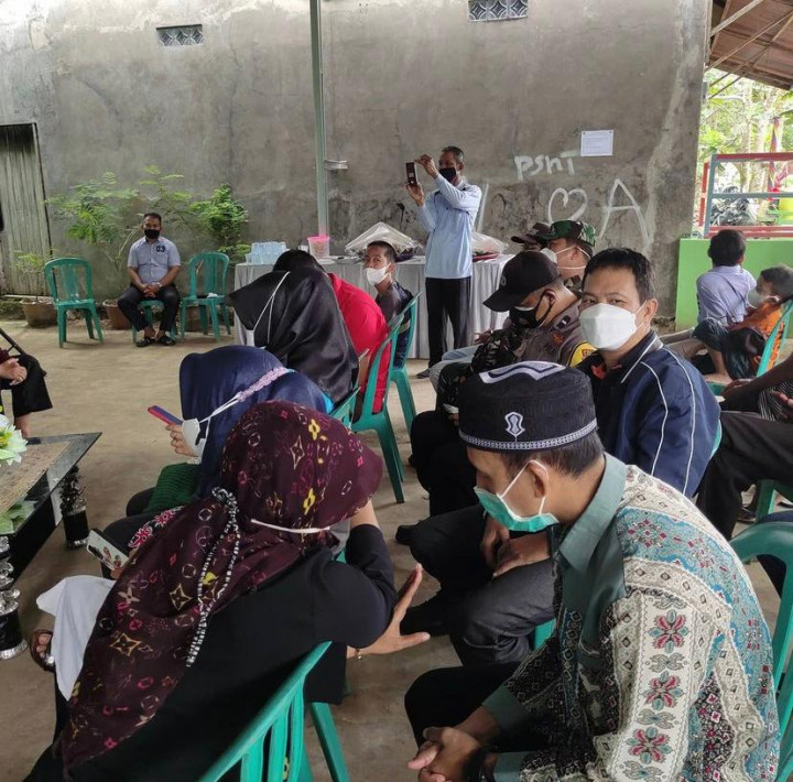 Acara Khitanan Masal dalam rangka HUT RI ke 76 dan HUT Kelurahan Lempake ke 51. Kerjasama dengan Alumni SMPN 13 Angkatan 86