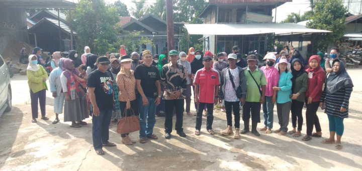 Penyaluran Bantuan Sembako yang dikelola oleh Lembaga Adat Dayak Muang Lempake untuk Warga RT. 31,32,33,34,35 dan 47 pada Hari Kamis tgl. 9 Juni 2022 bertempat di Lamin Adat Dayak Muang Lempake
