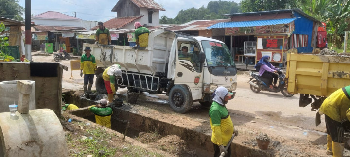 Normalisasi Parit depan Kecamatan Samarinda Utara Tgl. 11 dan 13 Juni 2022.