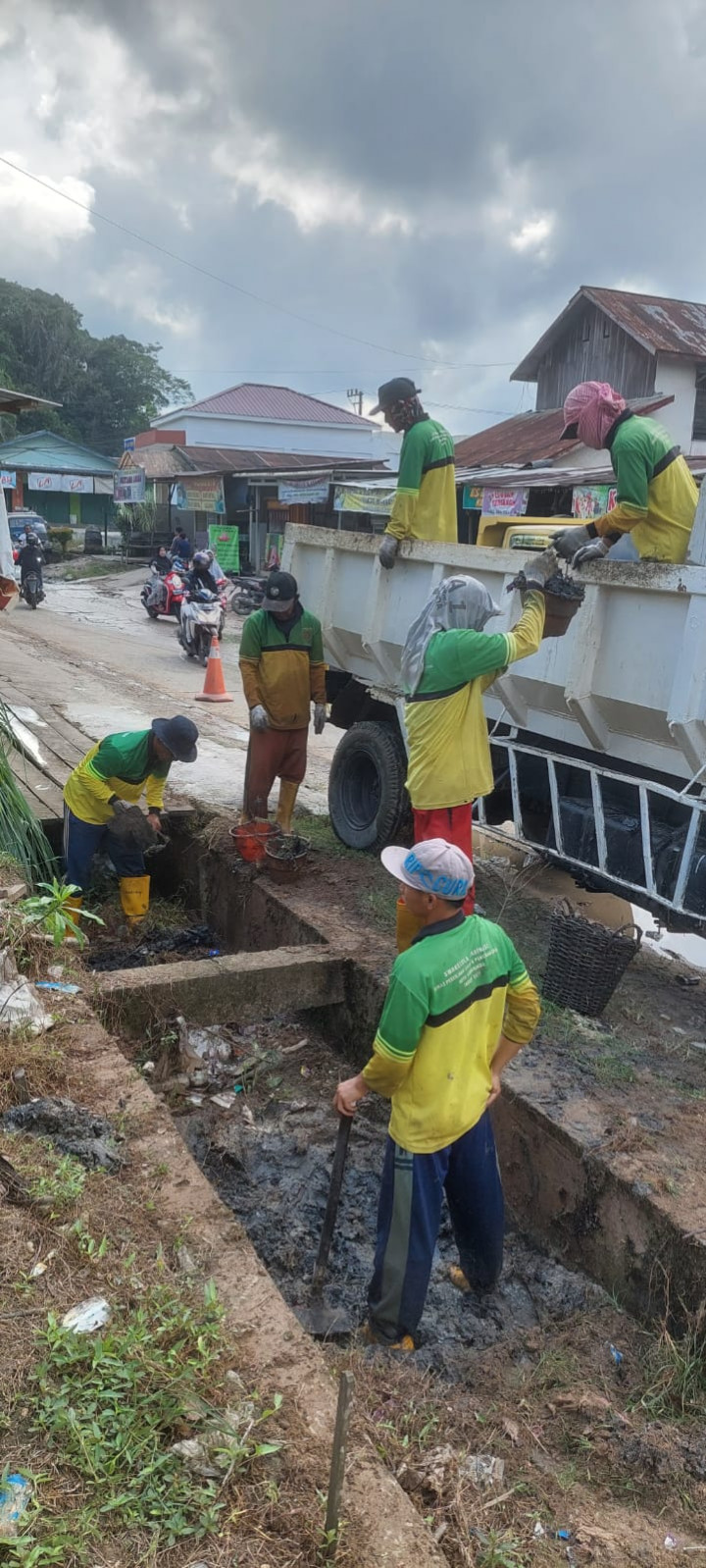 Normalisasi Parit depan Kecamatan Samarinda Utara Tgl. 11 dan 13 Juni 2022.