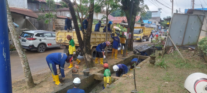 Normalisasi Parit depan Kecamatan Samarinda Utara Tgl. 11 dan 13 Juni 2022.