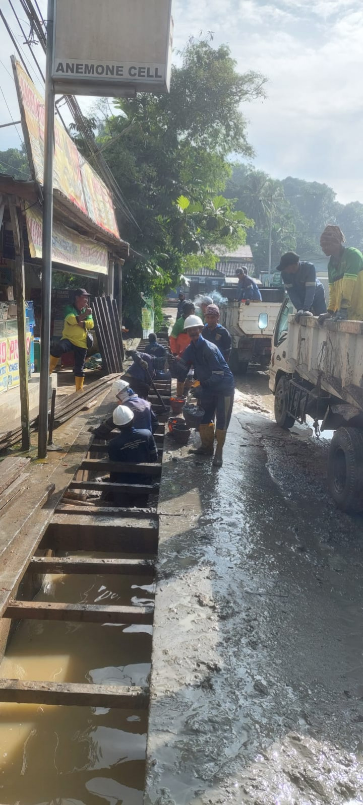 Normalisasi Parit depan Kecamatan Samarinda Utara Tgl. 11 dan 13 Juni 2022.
