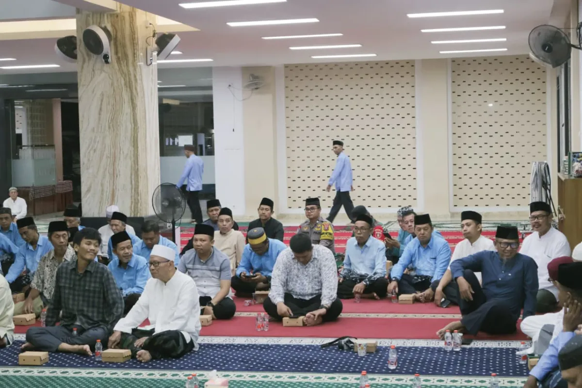 KEGIATAN IBU LURAH DAN IBU CAMAT 