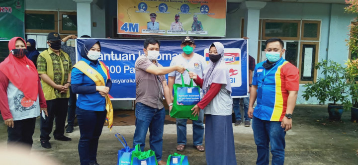 Penerimaan Sembako Covid-19 dari Indomaret