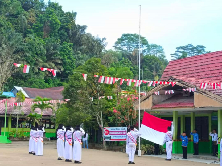 Upacara gabungan HUT RI ke 77 tanggal 17 Agustus 2022 Kelurahan Loa Buah