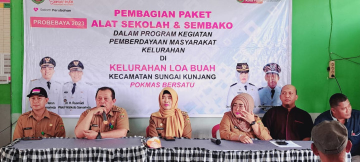 Pembagian perlengkapan sekolah dan paket sembako dari Pokmas Bersatu