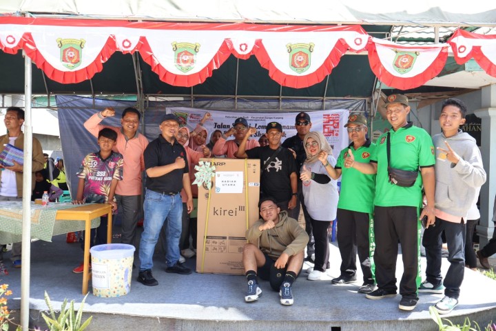 JALAN SANTAI DAN PERLOMBAAN DI KELURAHAN LOA BUAH UNTUK MERAYAKAN ULANG TAHUN KOTA SAMARINDA KE-356 TAHUN