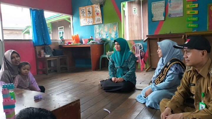 KUNJUNGAN BUNDA PAUD LOA BUAH KE TK AS- SA'ADAH RT 19 LOA KUMBAR