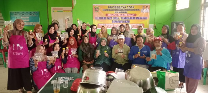 Pelatihan Tata Boga Berbahan Ikan Dalam Program Pemberdayaan Probebaya 2024 Oleh Pokmas Bersama