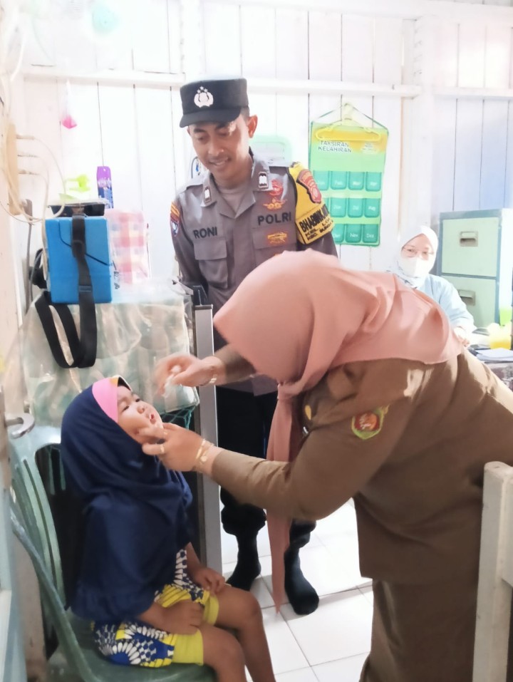 Kegiatan Pekan Imunisasi Nasional (PIN) Polio Diadakan Di Puskesmas Pembantu (Pusban) Kelurahan Loa Buah