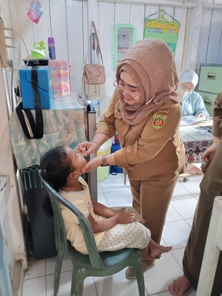 Kegiatan Pekan Imunisasi Nasional (PIN) Polio Diadakan Di Puskesmas Pembantu (Pusban) Kelurahan Loa Buah