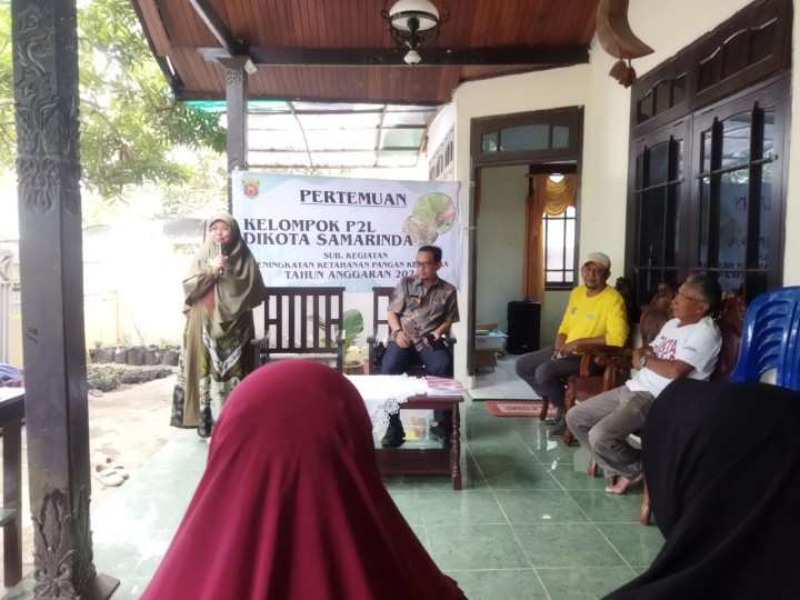 Kelompok Pekarangan Pangan Lestari (P2L) Kelurahan Loa Buah Terima Bantuan untuk Ketahanan Pangan Keluarga