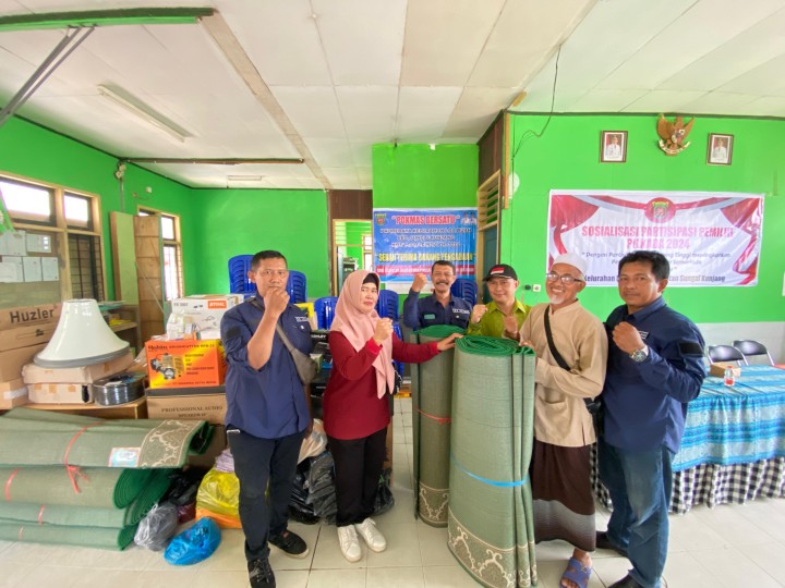 Serah Terima Barang Pengadaan Sarana dan Prasarana Pokmas Bersatu