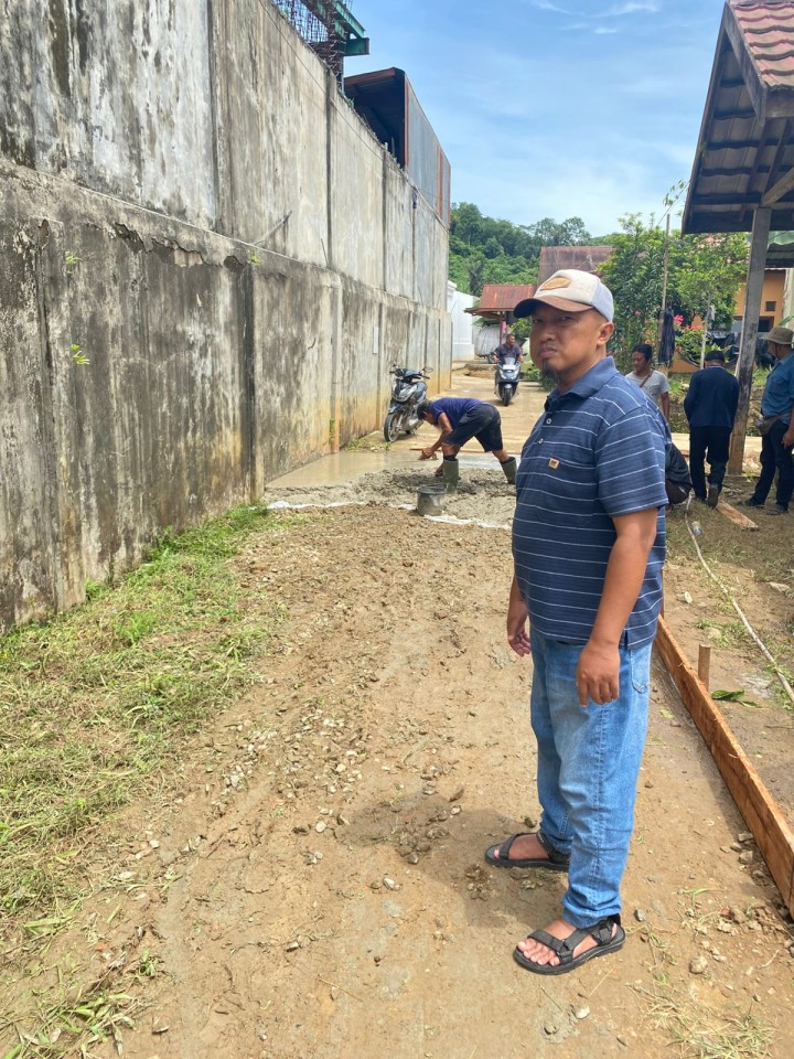 Giat Probebaya 2024 : Semenisasi Jalan dan Jembatan Gang Damai RT.18 dan Jalan Gang Anggrek RT 03