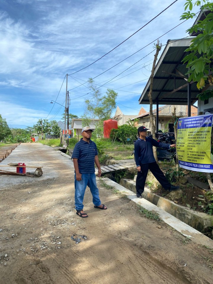Giat Probebaya 2024 : Semenisasi Jalan dan Jembatan Gang Damai RT.18 dan Jalan Gang Anggrek RT 03