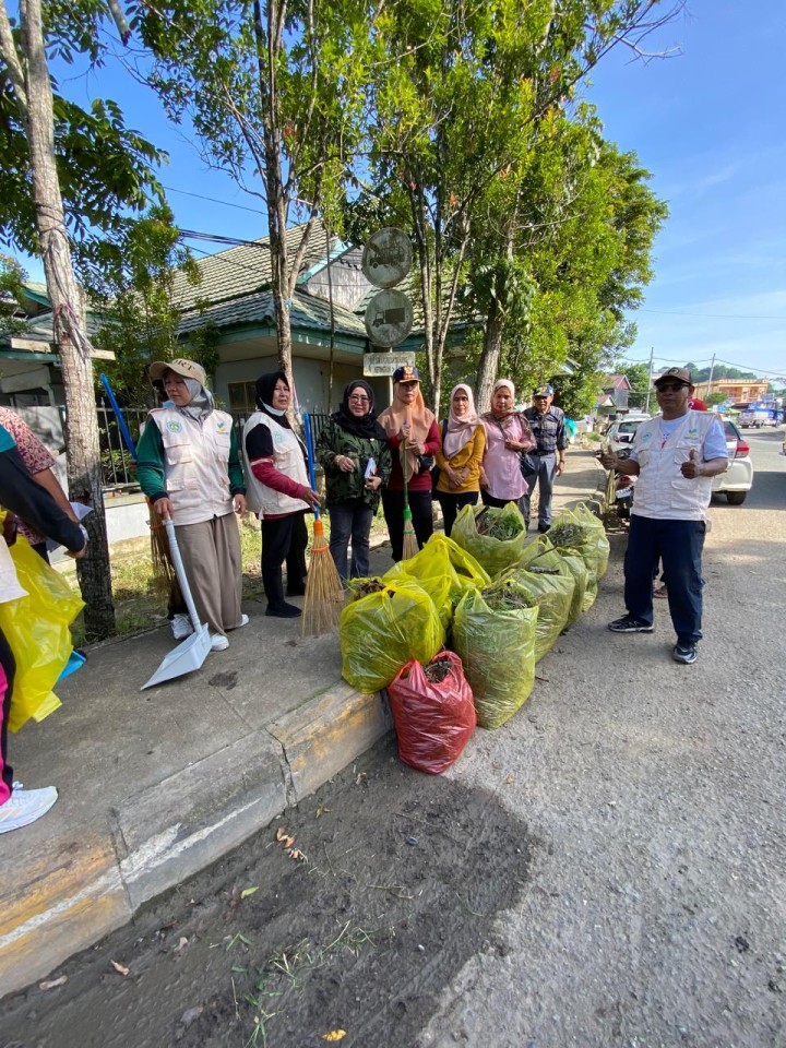 Kerja Bakti Serentak Kelurahan se Kecamatan Sungai Kunjang