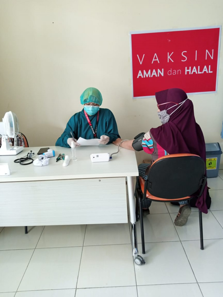 Vaksinasi Covid-19 di Puskesmas Lok Bahu
