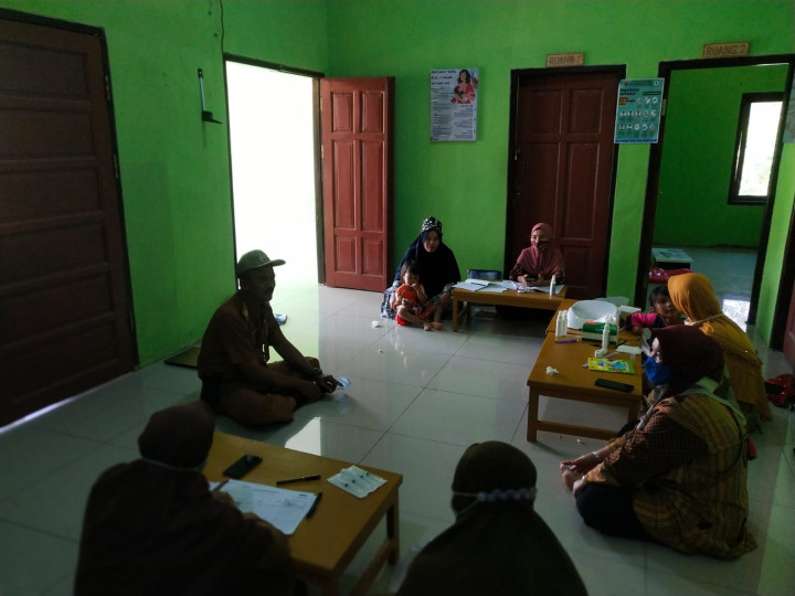 Kunjungan Lurah Lok Bahu dan Kasi Kesra ke SMP 25 dalam wacana sekolah unggulan dan lanjut kunjungan ke Posyandu Matahari di Lingkungan Kelurahan Lok Bahu  Rt. 18, Senin 14 Maret 2022