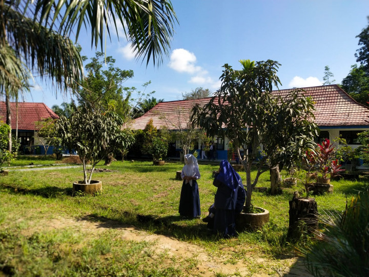 Kunjungan Lurah Lok Bahu dan Kasi Kesra ke SMP 25 dalam wacana sekolah unggulan dan lanjut kunjungan ke Posyandu Matahari di Lingkungan Kelurahan Lok Bahu  Rt. 18, Senin 14 Maret 2022