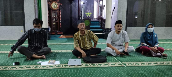 Giat Jumat Pemilihan dan peremajaan pengurus RT 08 Kelurahan Lok Bahu yang dihadiri Lurah , Kasi pem,kasi Ekobang ,Kasi Kesra Babimkamtibmas dan Babinsa, 11 Maret 2022
