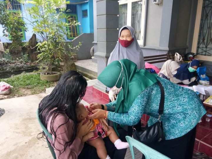 Kunjungan  Bersama TP.PKK Kelurahan Lok Bahu Bu Sutiah dan Bpk Lurah Sukarman dan Kasi Kesra Dady Armand, SE  Lokasi Posyandu Teratai Putih Rt 09 Senin 07/02/22