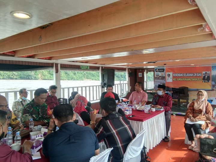 Musrenbang Tingkat RT Sekelurahan Lok Bahu di Kapal PESUT BENTONG, 12 Desember 2021`