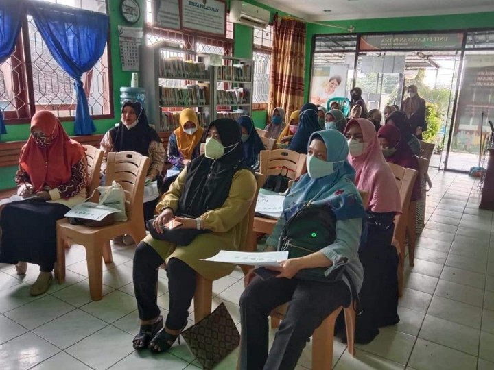 Bimtek Posdira Untuk kader-kader Posyandu Di kelurahan Lok Bahu yang di buka Oleh Kasi Kesra Lok bahu Dady Armand, SE  11 Desember 2021