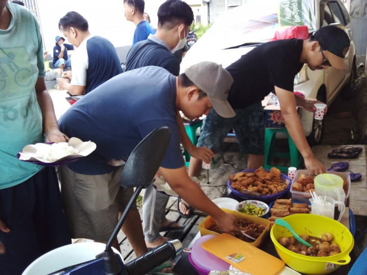 Kerja Bakti Masal Seluruh RT dilingkungan Kel. Lok Bahu dalam rangka menyambut bulan suci Ramadhan 1443 H, hari Minggu 27 Maret 2022