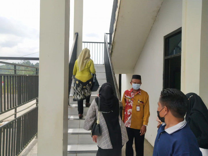 Kunjungan Camat Sungai kunjang beserta Lurah lok Bahu ke SMP Negeri 38 sekaligus Peresmian Kawasan wisata Religi,Sabtu 02 April 2022