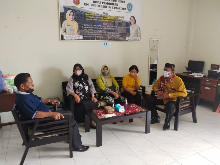 Kunjungan Camat Sungai kunjang beserta Lurah lok Bahu ke SMP Negeri 38 sekaligus Peresmian Kawasan wisata Religi,Sabtu 02 April 2022