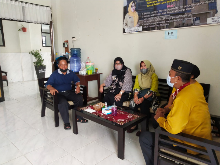 Kunjungan Camat Sungai kunjang beserta Lurah lok Bahu ke SMP Negeri 38 sekaligus Peresmian Kawasan wisata Religi,Sabtu 02 April 2022