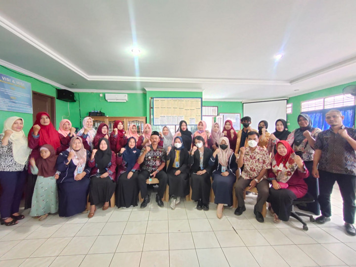 Sosialisasi Kanker oleh Yayasan Kanker Indonesia kepada seluruh pegawai kelurahan lok bahu dan TP-PKK Kelurahan Lok Bahu,07 Juni 2022