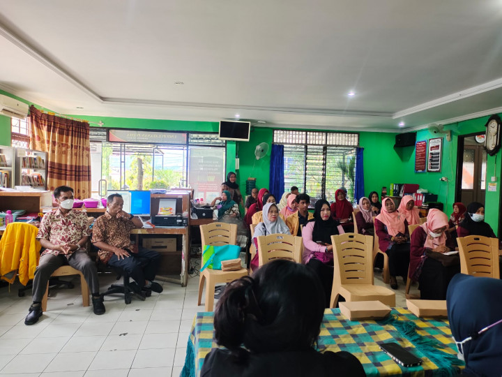 Sosialisasi Kanker oleh Yayasan Kanker Indonesia kepada seluruh pegawai kelurahan lok bahu dan TP-PKK Kelurahan Lok Bahu,07 Juni 2022