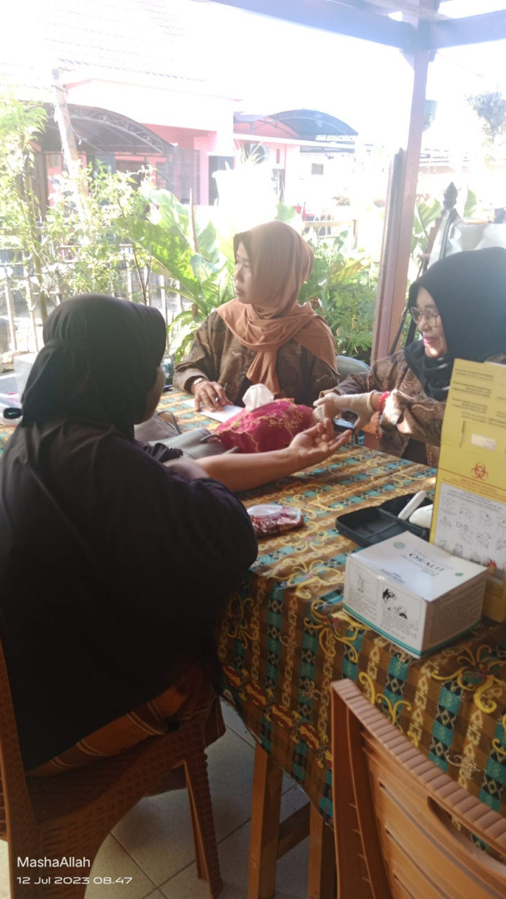 Pembinaan dasawisma RT 25 dan RT 32 dari PKK kelurahan dan kelurahan Lok Bahu