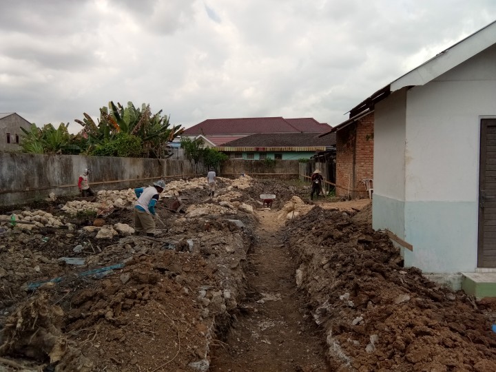 Pemasangan Pondasi Pembangunan Puskesmas Mangkupalas - Juli - Agustus 2019