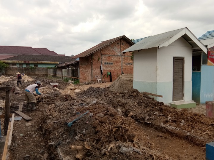 Pemasangan Pondasi Pembangunan Puskesmas Mangkupalas - Juli - Agustus 2019