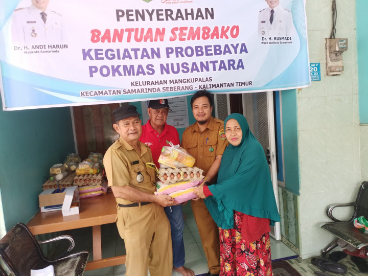 Penyerahan Bantuan Sembako Kegiatan Probebaya