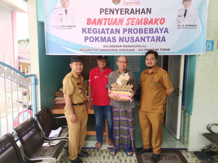 Penyerahan Bantuan Sembako Kegiatan Probebaya