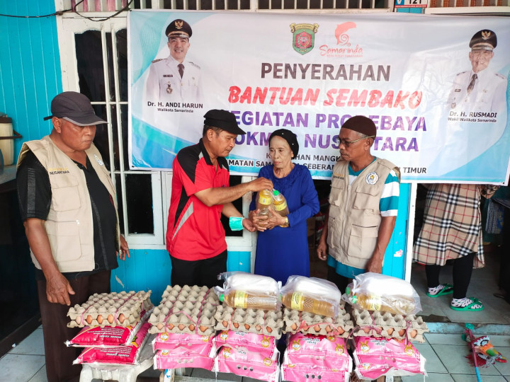 Penyerahan Bantuan Sembako Kegiatan Probebaya