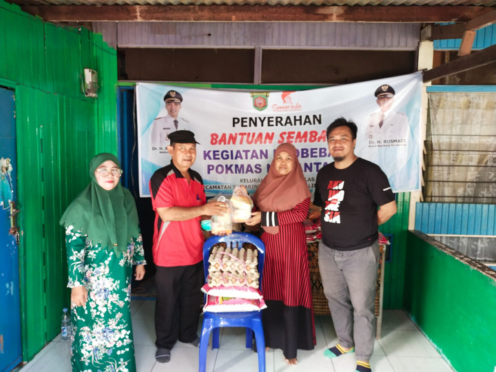 Penyerahan Bantuan Sembako Kegiatan Probebaya