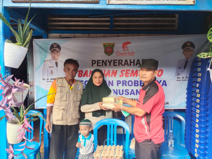 Penyerahan Bantuan Sembako Kegiatan Probebaya