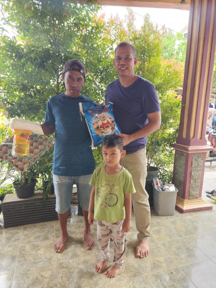 Penyerahan Bantuan Sembako Kegiatan Probebaya